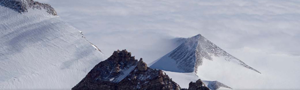 Des pyramides en antarctiques ?